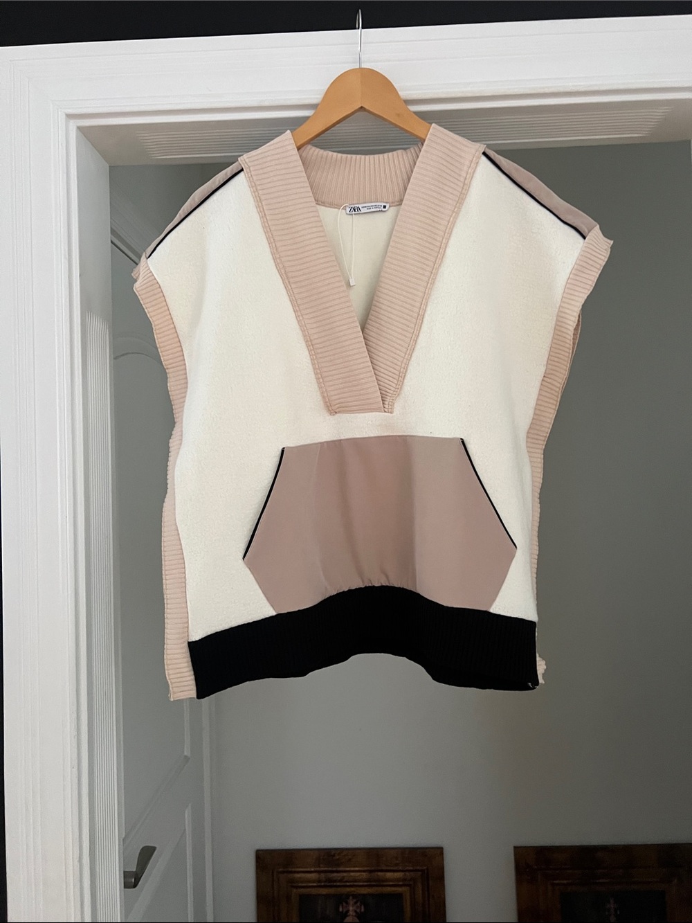 Zara Cream, Beige & Black V-Neck Knit Vest